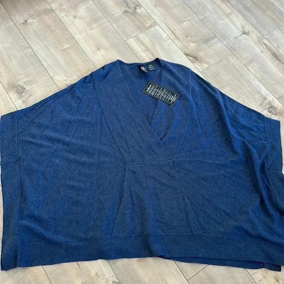 NWT MarlaWynne Knit Kaftan Poncho Heather Blue Surplice Oversized Sweater Sz M/L - Picture 1 of 5